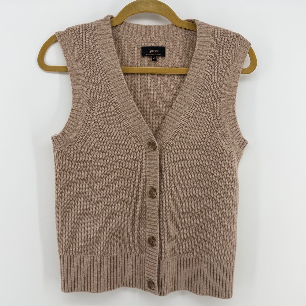 Quince 100% Mongolian Cashmere Sweater Vest XS Beige Button Front Knit Top